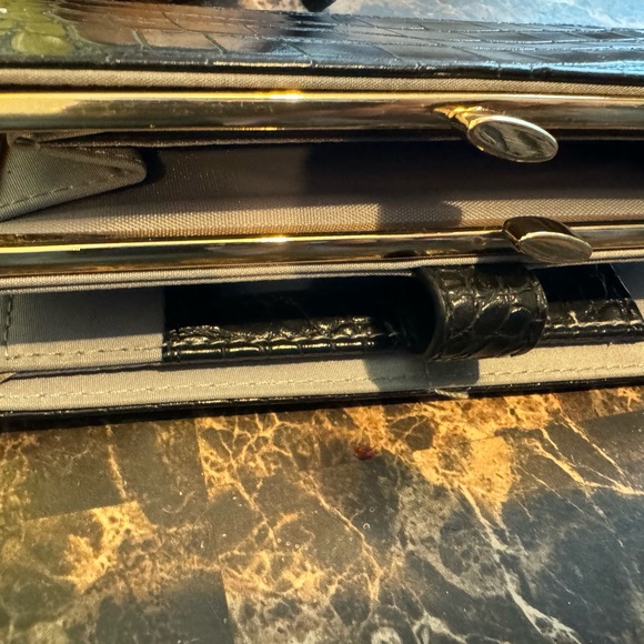 Women's kiss lock wallet - Picture 3 of 5